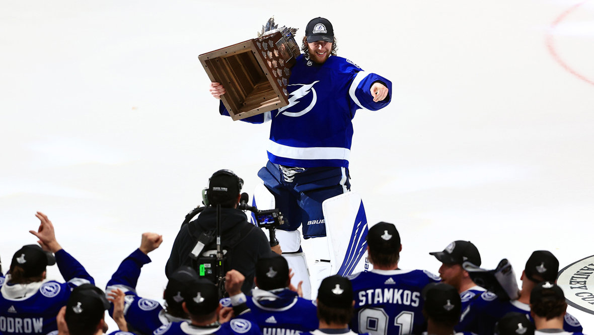 Андрей Василевский. Вратарь «Тампы» Андрей Василевский