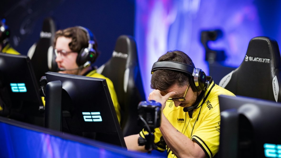 Капитан Vitality Дан «apEX» Мадесклер после поражения от Legacy.