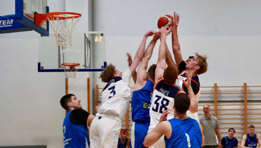 Мужская сборная U20 уступила юниорам Сербии в Белграде (74:63).