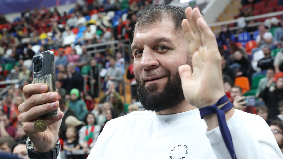 Александр Емельяненко. Боец ММА Александр Емельяненко