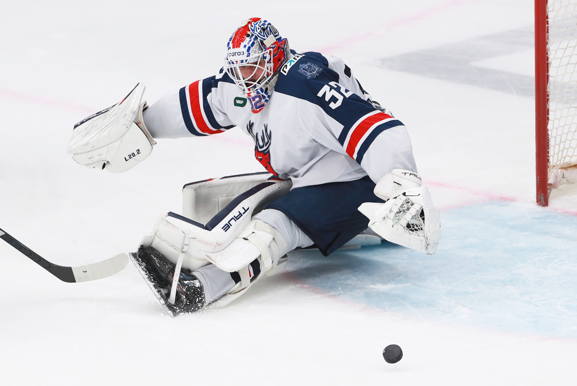 Адам Хуска. Хоккеист Адам Хуска