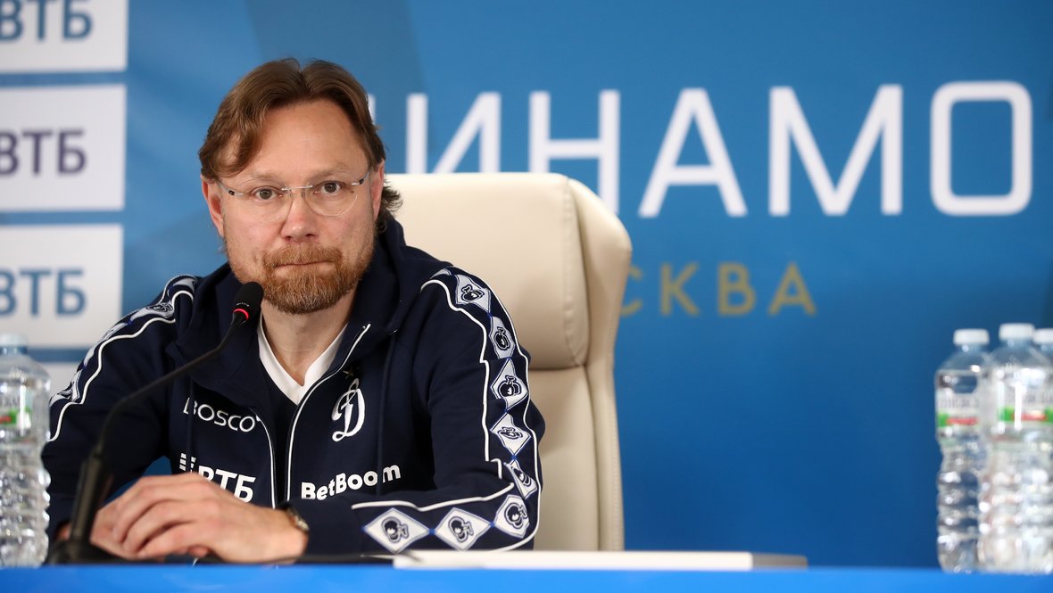 Валерий Карпин.