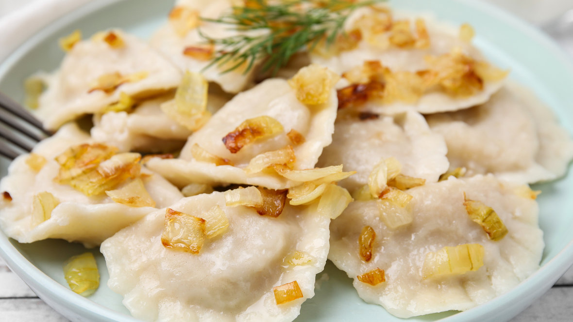 Вареники на столе