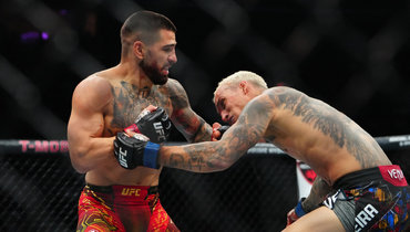 Топурия вырубил Оливейру в первом раунде! Грузин стал чемпионом UFC в двух категориях