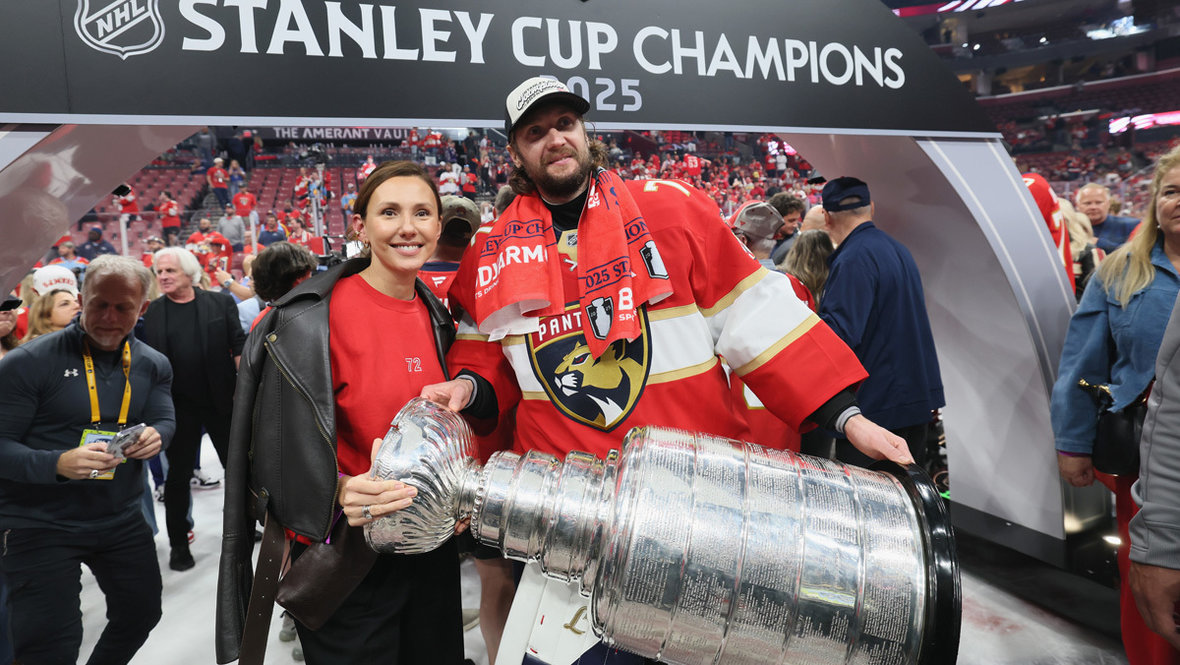 Сергей Бобровский с женой. Голкипер «Флориды» Сергей Бобровский с женой