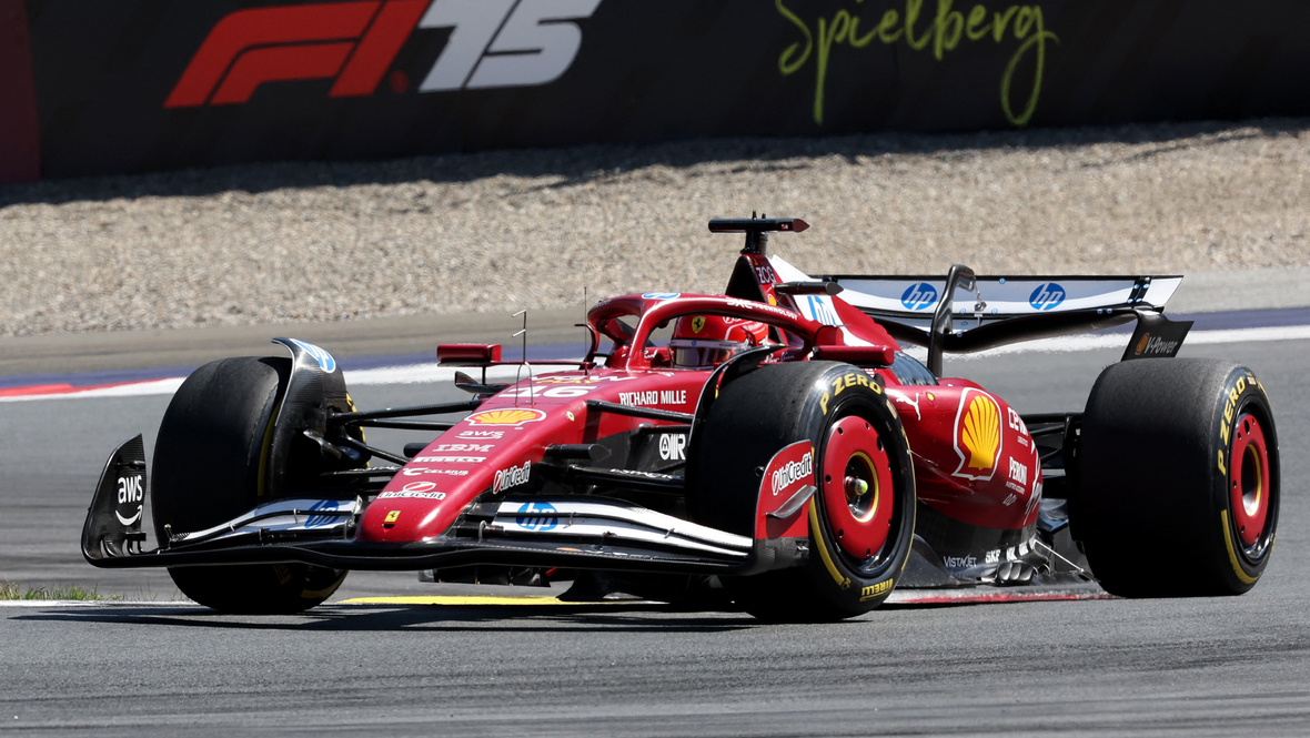 Болид Шарля Леклера.