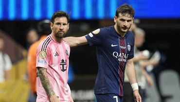 Лионель Месси и Хвича Кварацхелия.