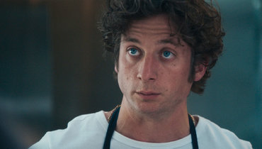 Медведь 4 сезон сериал: обзор и рецензия — Джереми Аллен Уайт.