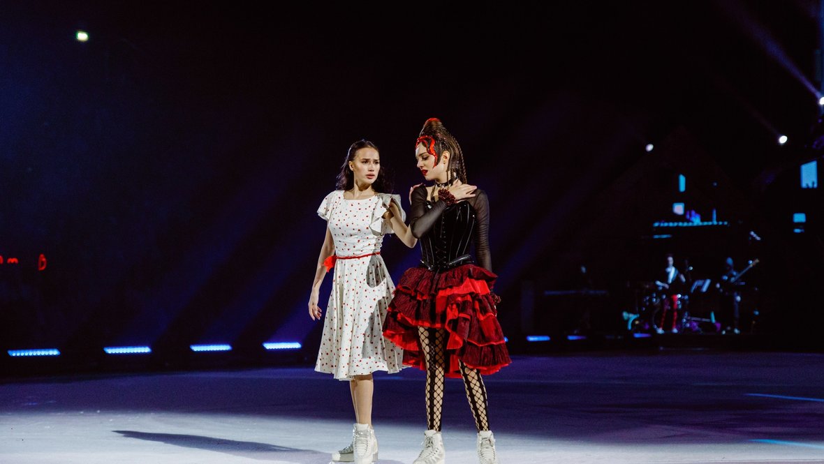 Алина Загитова и Евгения Медведева на шоу «Ассоль».