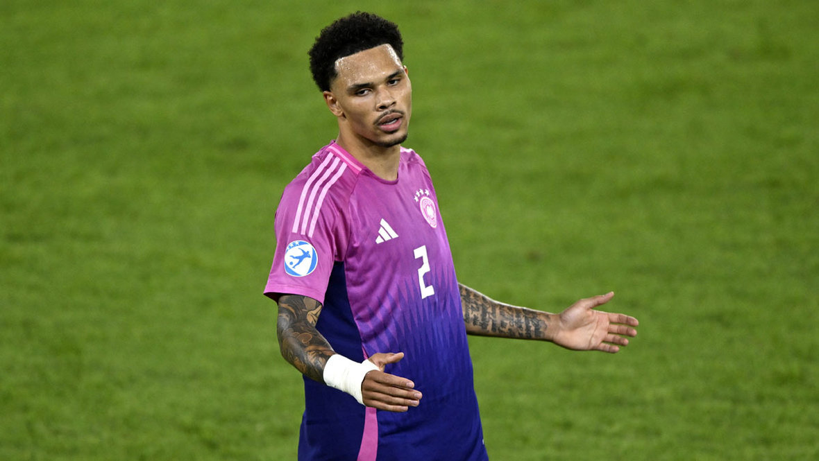 Ннамди Коллинз. Футболист сборной Германии Ннамди Коллинз