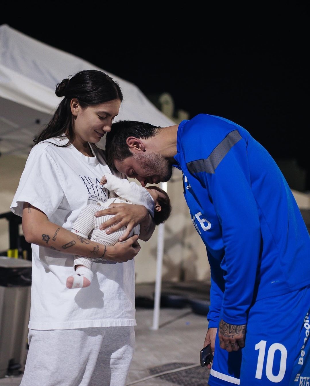 Карина Истомина и Федор Смолов с дочкой Лорой.