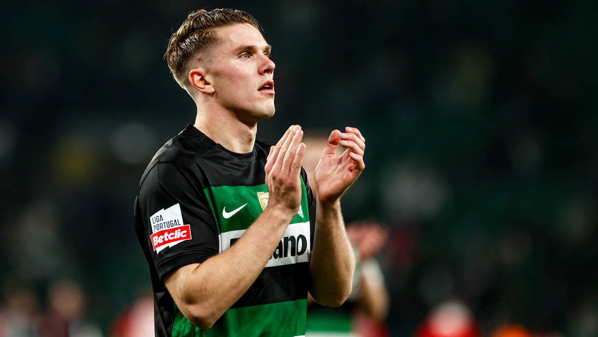 Виктор Дьекереш. Нападающий «Спортинга» Виктор Дьекереш