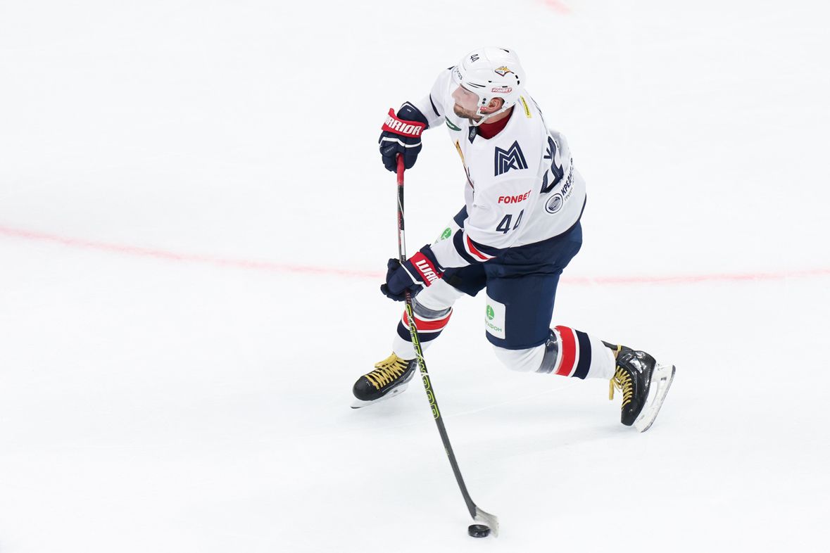 Егор Яковлев. Хоккеист «Металлурга» Егор Яковлев