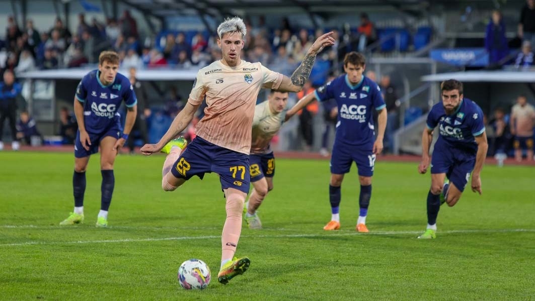 Владимир Писарский. Футболист «Сочи» Владимир Писарский