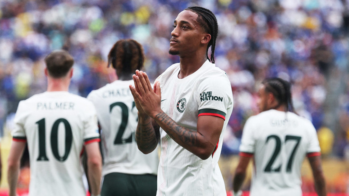 Жоау Педру. Футболист «Челси» Жоау Педру