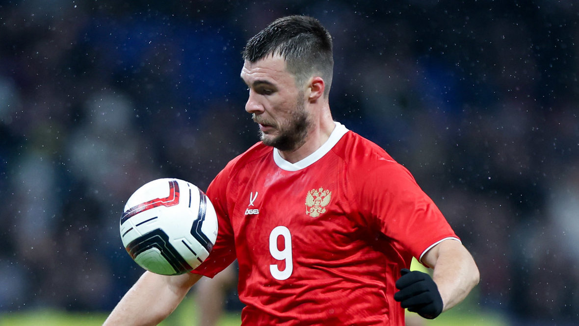 Николай Комличенко. Футболист Николай Комличенко