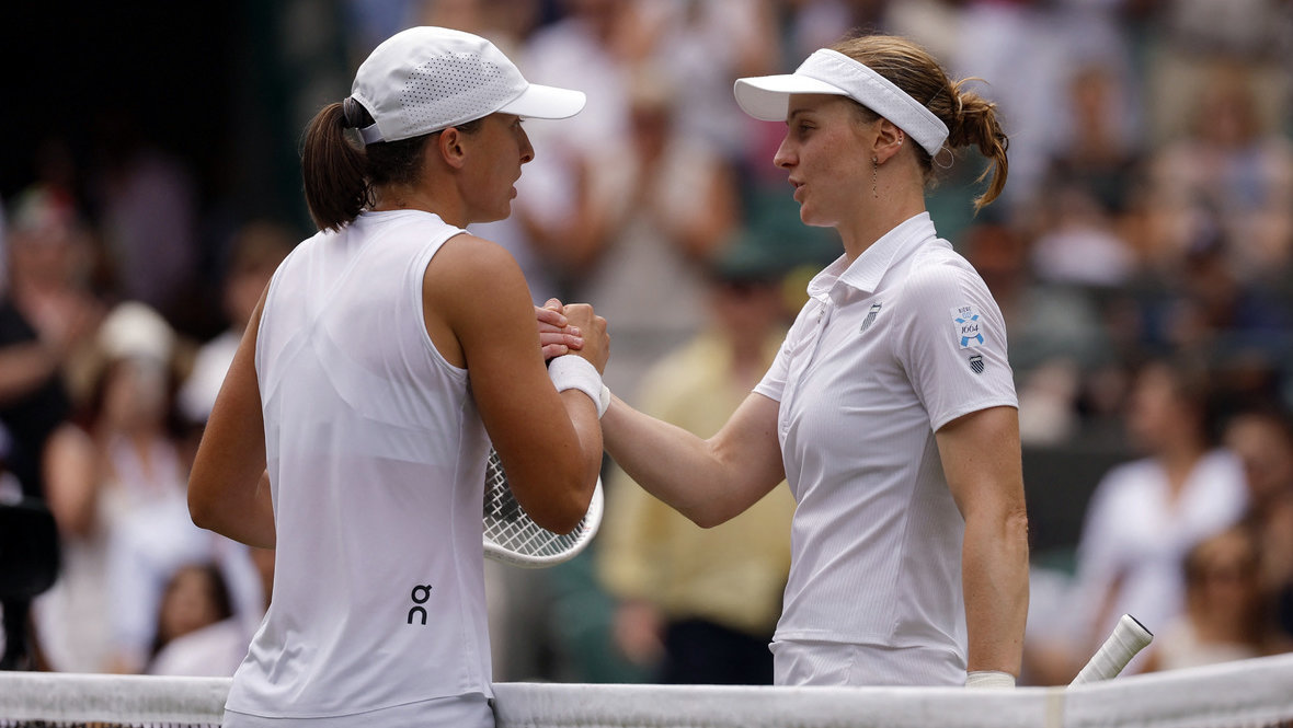 Ига Свентек и Людмила Самсонова.