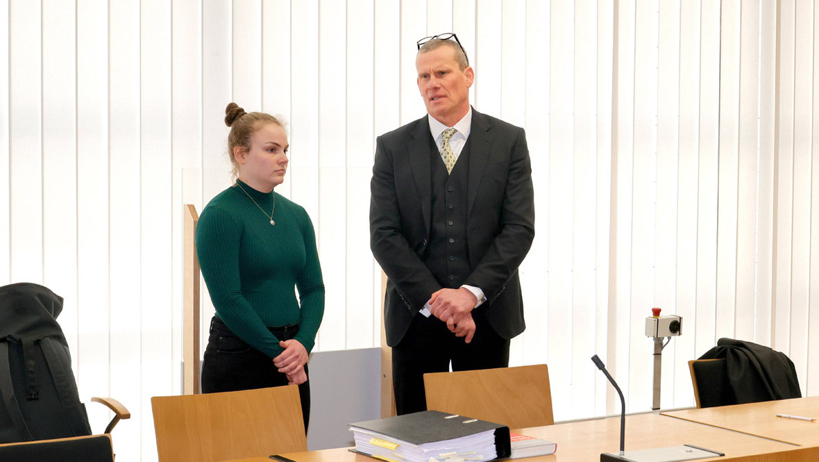 Вики Шлиттиг в суде.