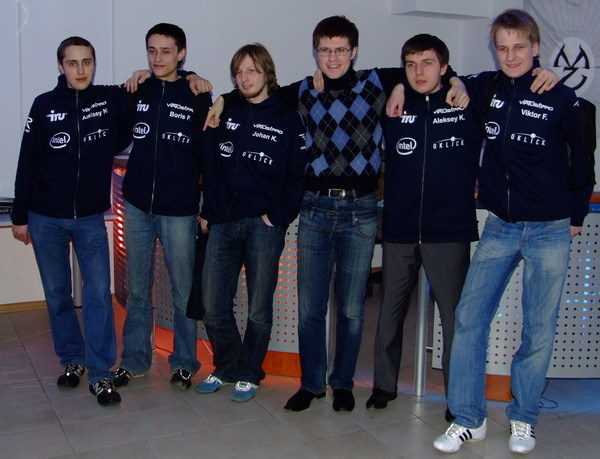 Состав Virtus.pro CS в 2003 году.