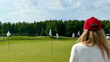 «ДНК гольфа есть у всех»: в «Пестово» состоялся праздничный турнир по гольфу