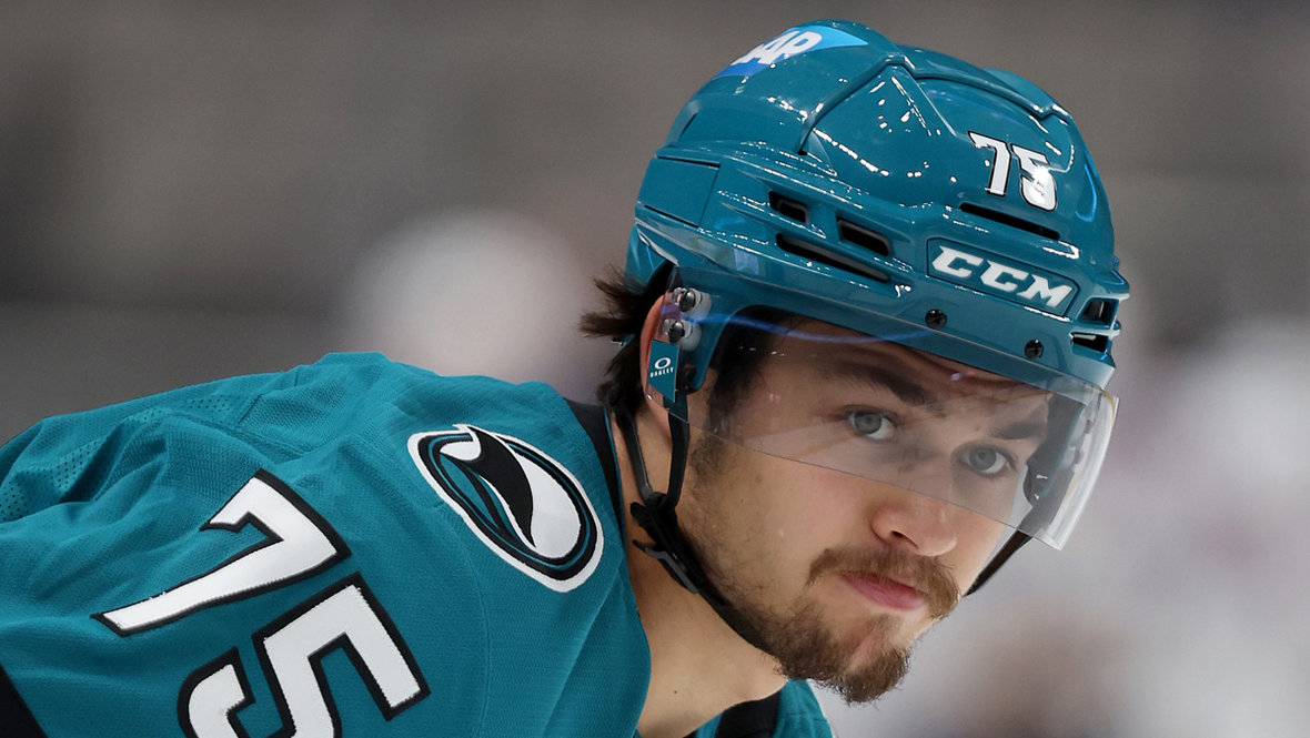 Даниил Гущин. Хоккеист Даниил Гущин