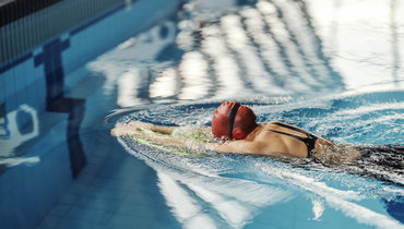 Профессиональная спортсменка в действии