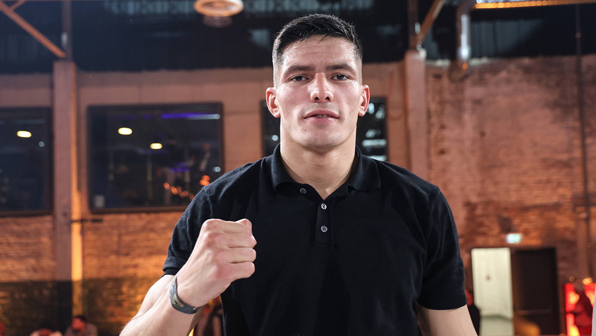 Ислам Дулатов.