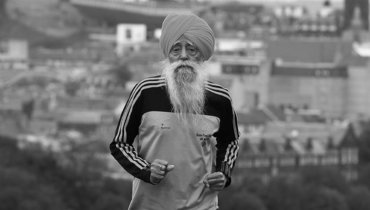 Старейший марафонец мира Фауджа Сингх погиб в автокатастрофе. Ему было 114 лет