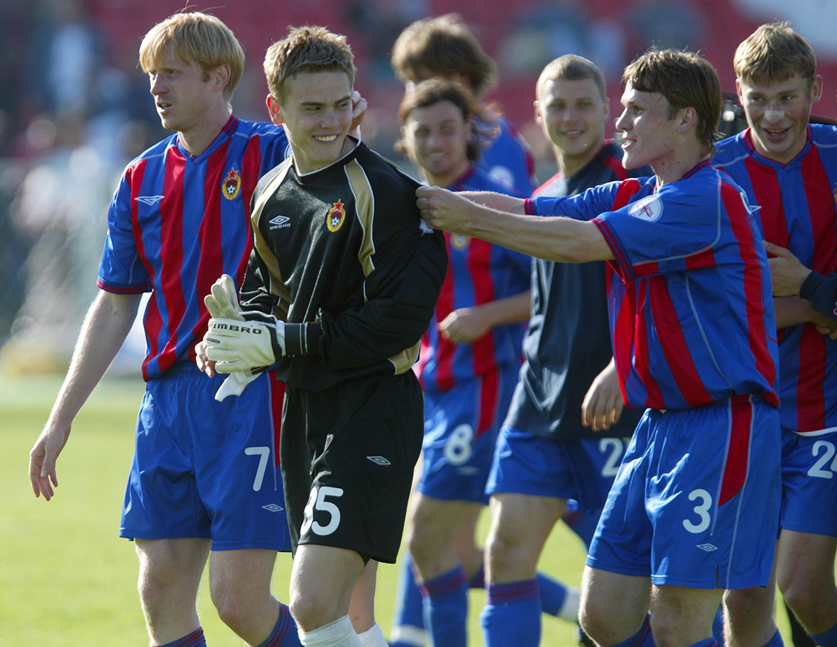 31 мая 2003 года. Самара. «Крылья Советов» — ЦСКА — 0:2. Игорь Яновский, Игорь Акинфеев и Андрей Соломатин.