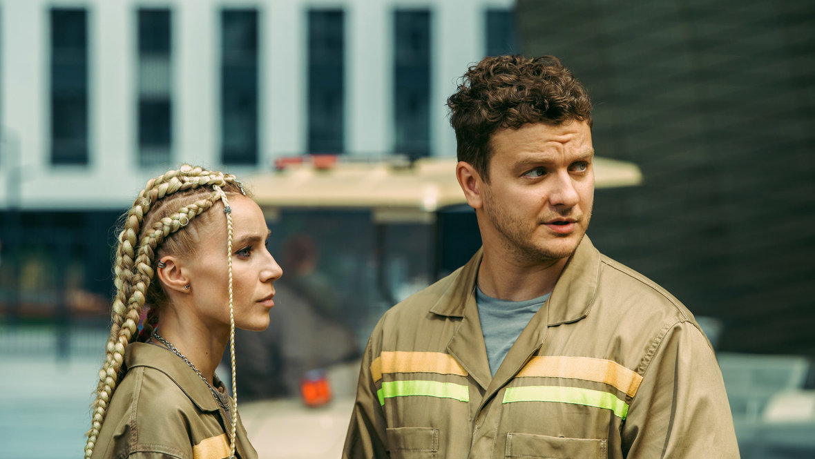 Кадр из сериала «Два холма», реж. Сергей Малюгов, START