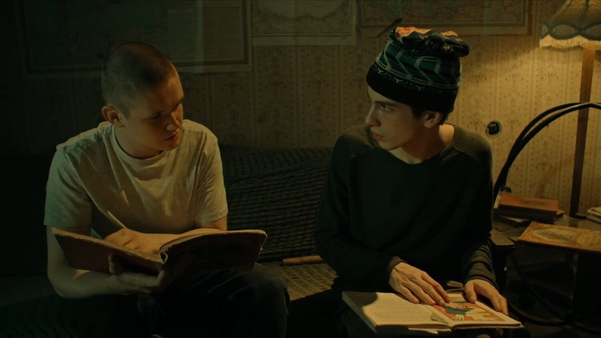 Кадр из сериала «Путешествие на солнце и обратно», реж. Роман Михайлов, Frut Taym