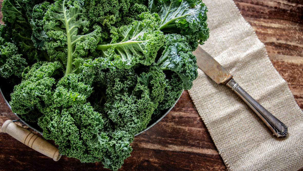 Капуста кале на столе