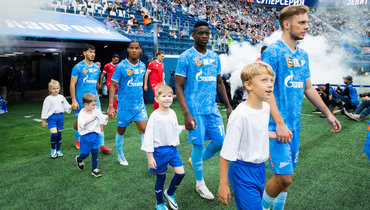 Роман Вега, Вильмар Барриос, Луис Энрике и Максим Глушенков.