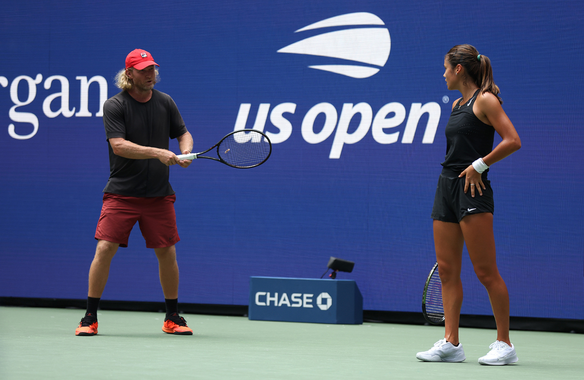 Дмитрий Турсунов и Эмма Радукану. Тренер Дмитрий Турсунов и теннисистка Эмма Радукану