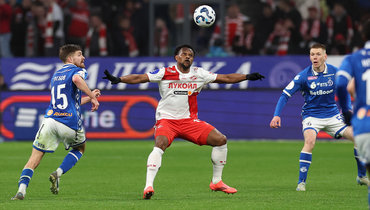 Данил Глебов и Ливай Гарсия в матче «Динамо» — «Спартак».