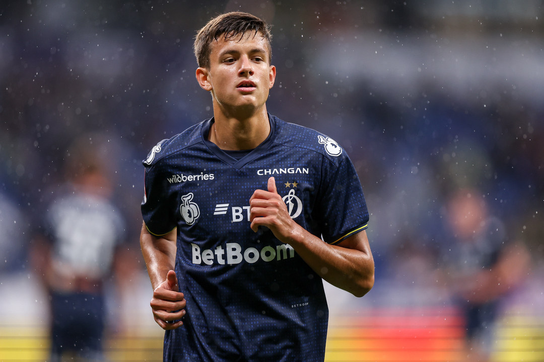 Виктор Окишор.