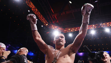 Усик снова разгромил британский бокс. Молодой Дюбуа был нокаутирован во второй раз