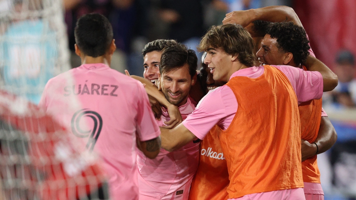 Лионель Месси с партнерами по «Интер Майами» празднует гол в ворота «Нью-Йорк Ред Буллз» 20 июля.