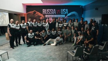 Россия победила США в матчевой встрече по вольной борьбе. Наши борцы услышали гимн страны перед началом турнира