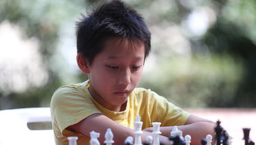 Шогджиев официально стал самым молодым международным мастером. Что теперь ждет юного шахматиста?