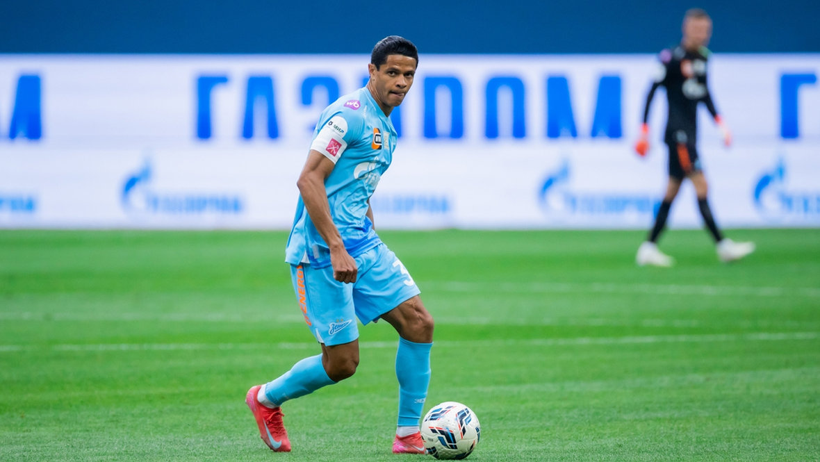 Дуглас Сантос.