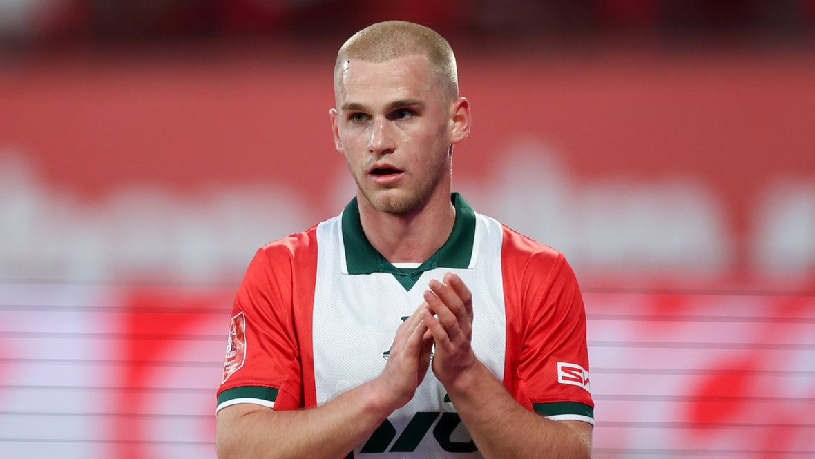 Сергей Пиняев. Футболист «Локомотива» Сергей Пиняев