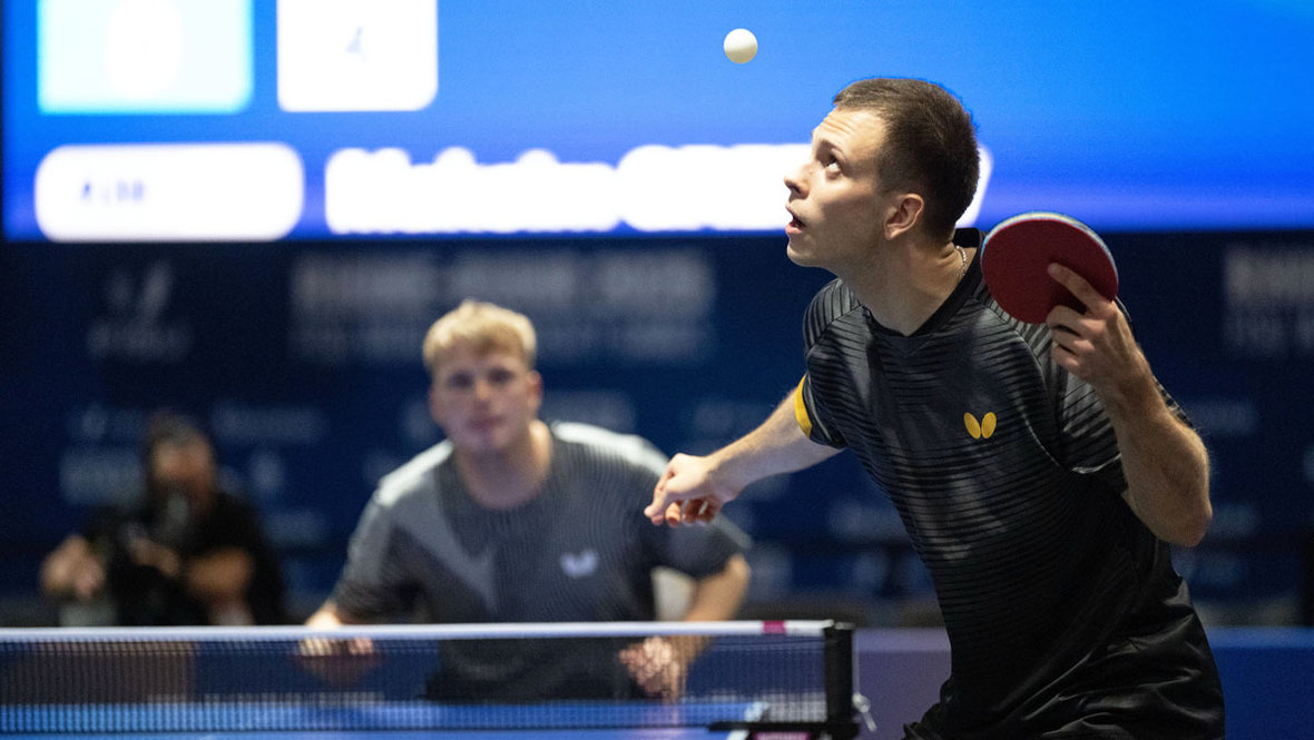 Игрок в настольный теннис Владимир Сидоренко