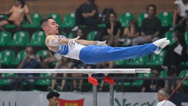 Гимнаст сломал шею и находится в коме после падения на Универсиаде. Сборная Италии снялась с соревнований