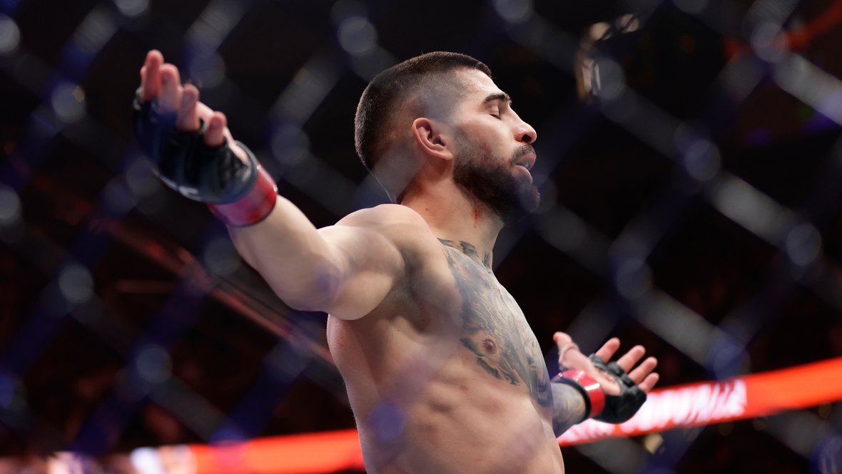 Илия Топурия.