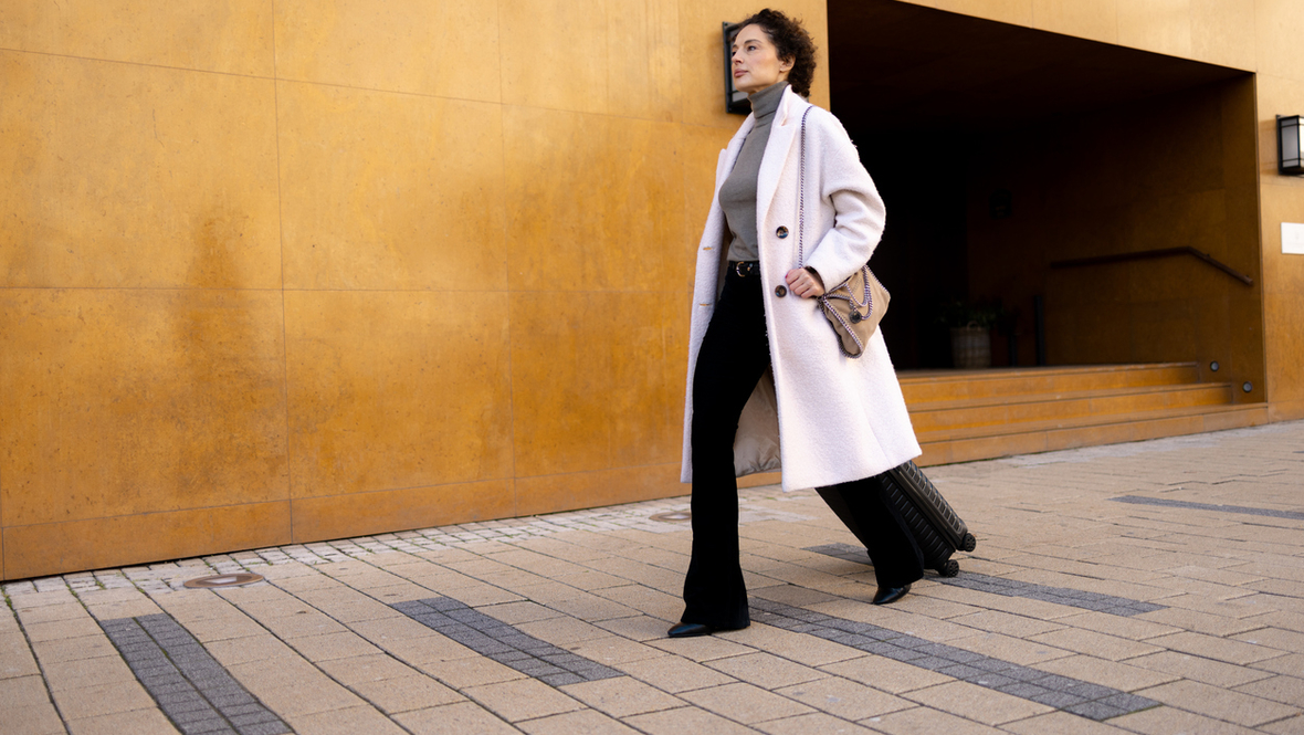 Женщина в пальто