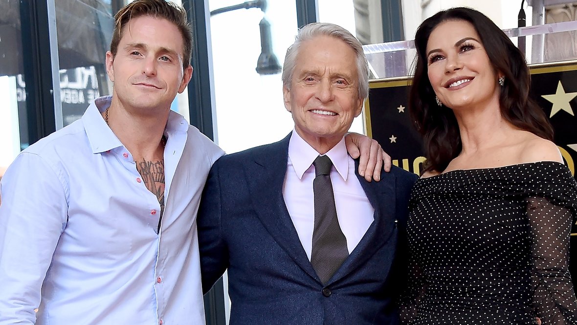 Кэмерон Дуглас, Майкл Дуглас и Кэтрин Зета-Джонс. 5 звезд, которые разочаровались в своих детях