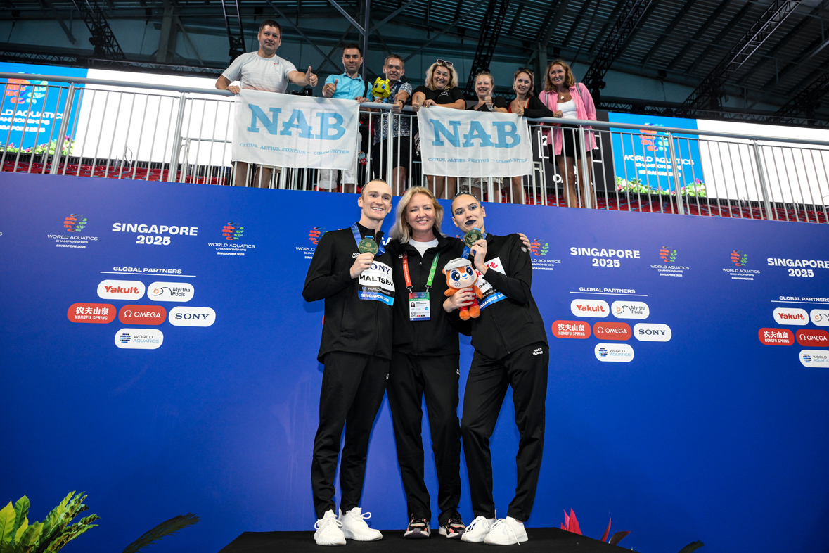 Александр Мальцев, Гана Максимова и Майя Гурбанбердиева. Александр Мальцев, Гана Максимова и Майя Гурбанбердиева