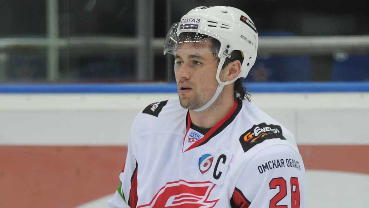 Денис Куляш. Бывший хоккеист «Авангарда» Денис Куляш