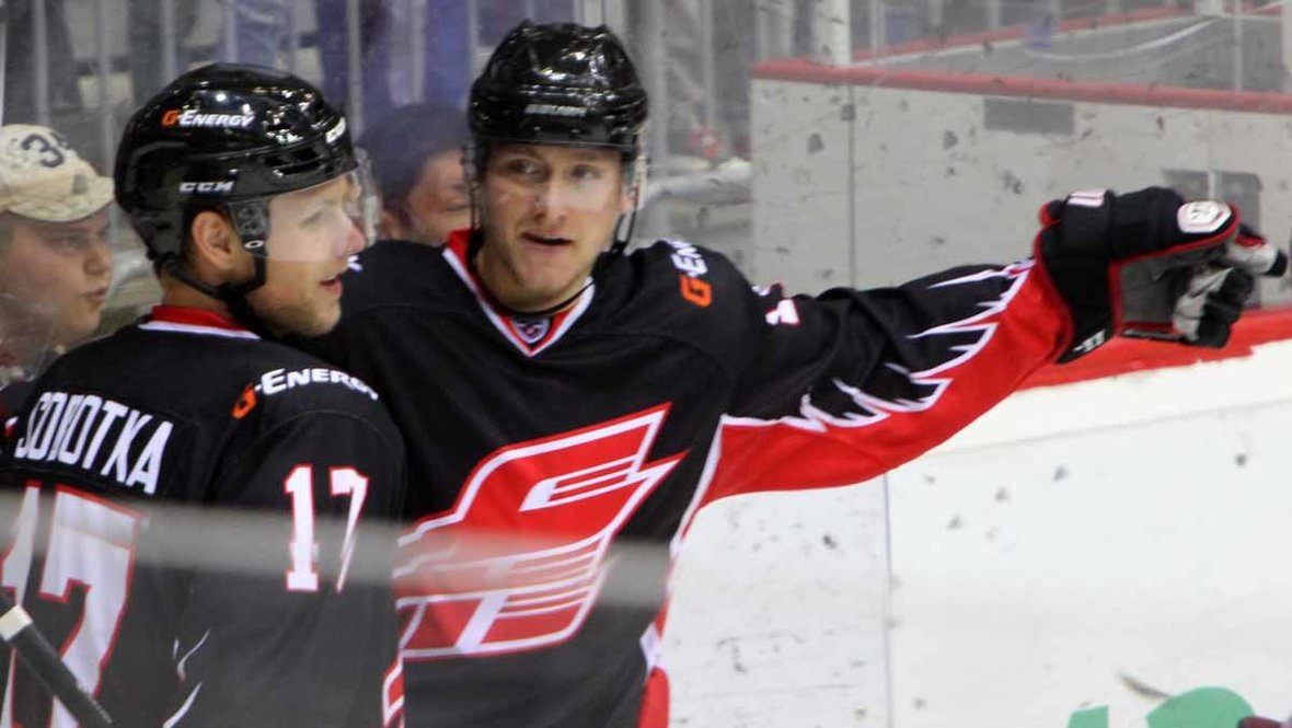 Владимир Соботка и Николай Лемтюгов. Бывшие хоккеисты «Авангарда» Владимир Соботка и Николай Лемтюгов